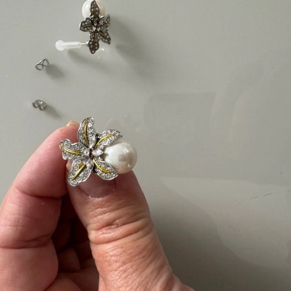 Imitation Pearl Earrings - Picture 4 of 5